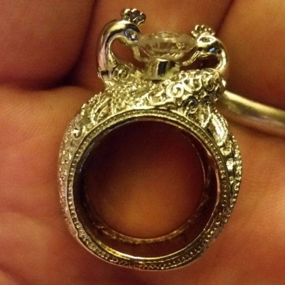 women's size 6 silver tone peacock ring with large cubit diamond - Picture 2 of 3